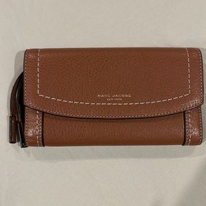 Marc Jacobs wallet new with out tags!